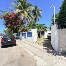 NEX-278896 - Casa en Renta, con 2 recamaras, con 2 baños en Progreso de Castro Centro, CP 97320, Yucatán.