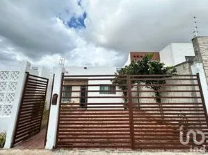 NEX-296173 - Casa en Renta, con 2 recamaras, con 1 baño, con 110 m2 de construcción.
