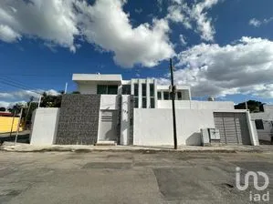 NEX-280429 - Casa en Venta, con 4 recamaras, con 3 baños, con 250 m2 de construcción en Francisco de Montejo, CP 97203, Yucatán.