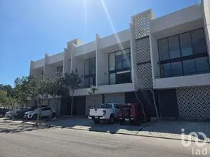 NEX-298410 - Departamento en Venta, con 3 recamaras, con 3 baños, con 205 m2 de construcción.