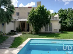 NEX-199682 - Casa en Venta, con 6 recamaras, con 7 baños, con 347 m2 de construcción.