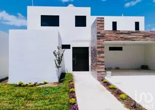NEX-224774 - Casa en Venta, con 4 recamaras, con 4 baños, con 236 m2 de construcción.