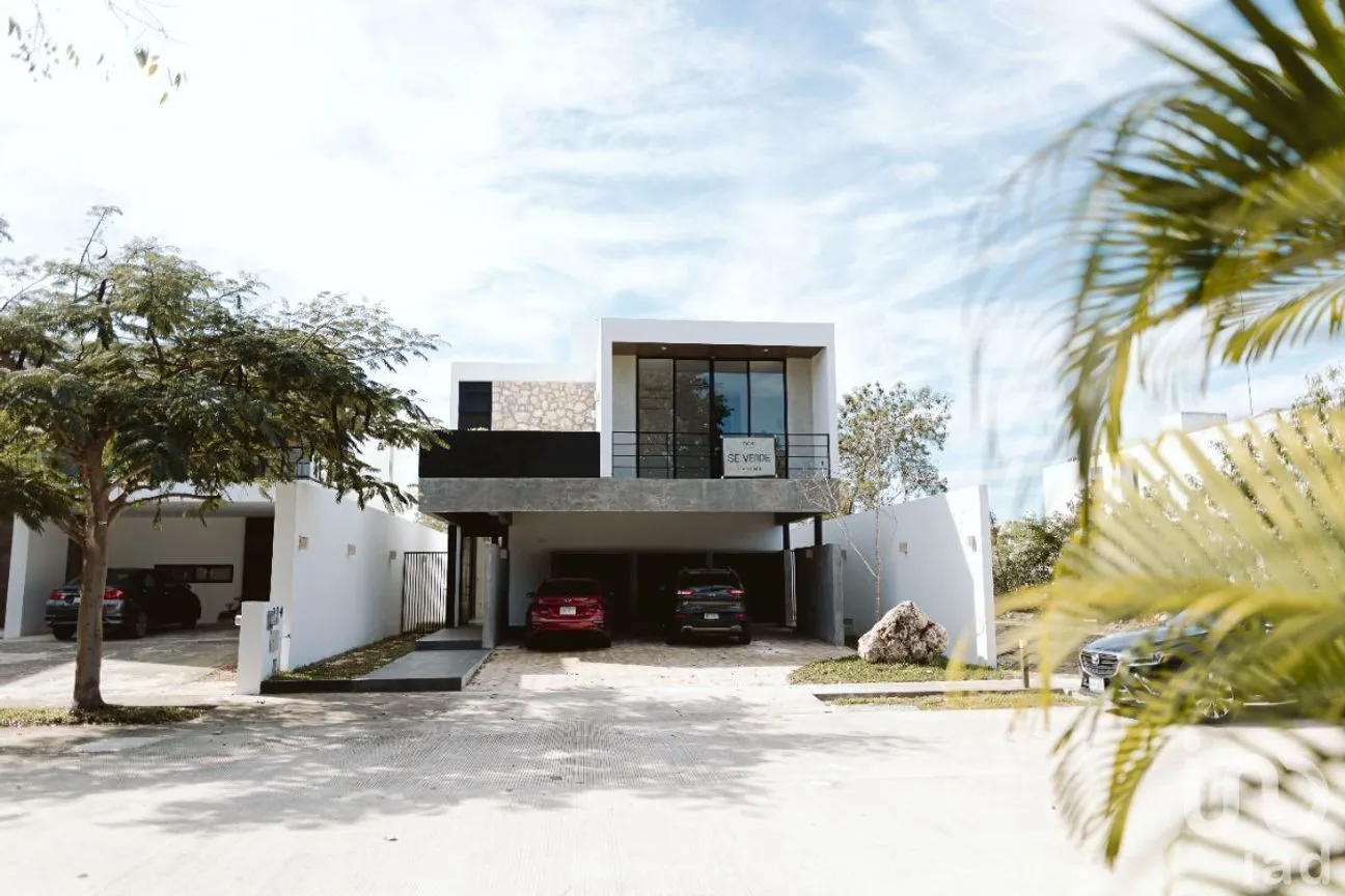 Casa en Venta en Conkal, Conkal, Yucatán | NEX-202424 | iad México | Foto 1 de 46