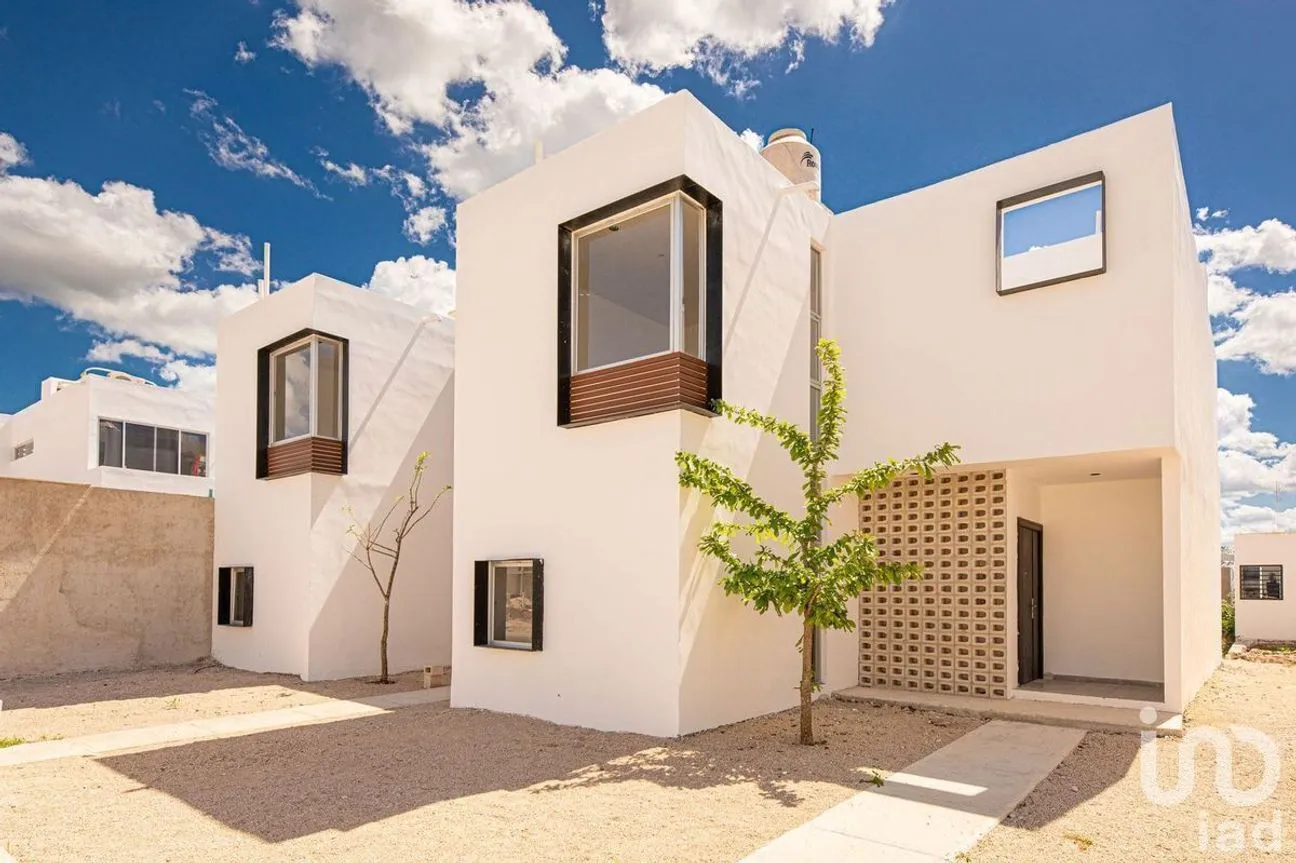 Casa en Venta en Villas del Oriente, Kanasín, Yucatán | NEX-230837 | iad México | Foto 1 de 13