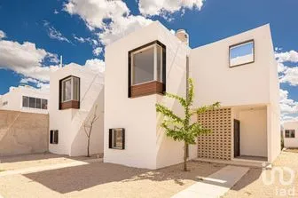 NEX-230837 - Casa en Venta, con 3 recamaras, con 2 baños, con 123 m2 de construcción en Villas del Oriente, CP 97370, Yucatán.