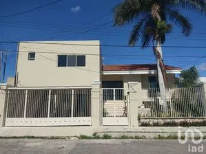 NEX-230852 - Casa en Venta, con 4 recamaras, con 5 baños, con 492 m2 de construcción en Jardines de Mérida, CP 97135, Yucatán.