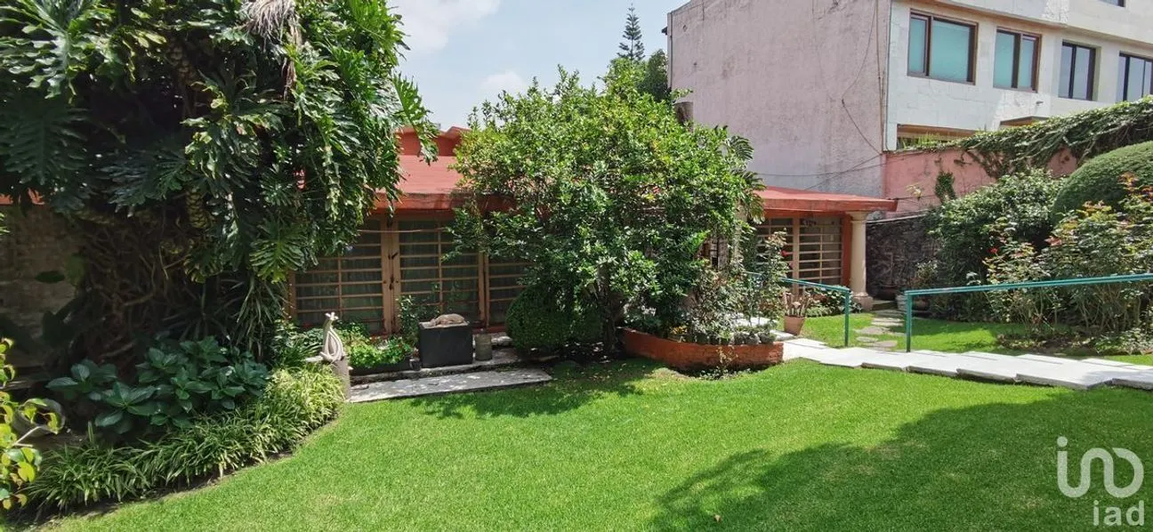 Casa en Venta en Jardines del Pedregal, Álvaro Obregón, Ciudad de México | NEX-112835 | iad México | Foto 2 de 33