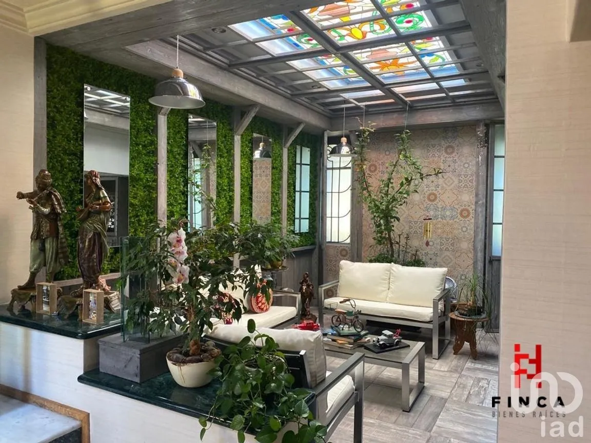 Casa en Venta en Lomas Hipódromo, Naucalpan de Juárez, Estado de México | NEX-278651 | iad México | Foto 1 de 44