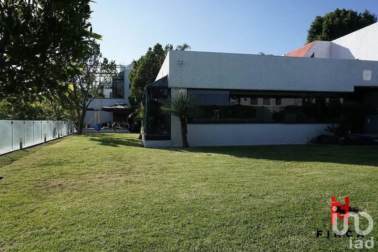 Casa en Venta en Bosque de las Lomas, Miguel Hidalgo, Ciudad de México | NEX-289323 | iad México | Foto 3 de 37