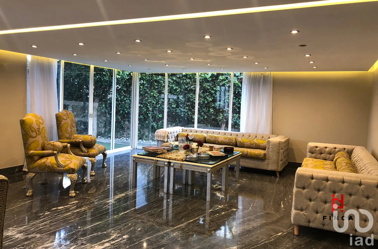 Casa en Venta en Lomas de Tecamachalco, Huixquilucan, Estado de México | NEX-292265 | iad México | Foto 1 de 37