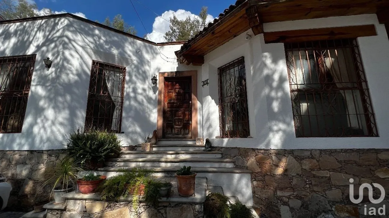 Casa en Venta en Residencial Marfil, Guanajuato, Guanajuato | NEX-202075 | iad México | Foto 1 de 24
