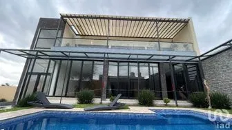 NEX-202323 - Casa en Venta, con 4 recamaras, con 4 baños, con 548 m2 de construcción en Puentecillas, CP 36263, Guanajuato.