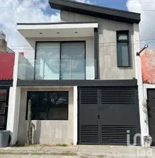 NEX-228010 - Casa en Venta, con 3 recamaras, con 2 baños en Portón de Los Girasoles, CP 37297, Guanajuato.