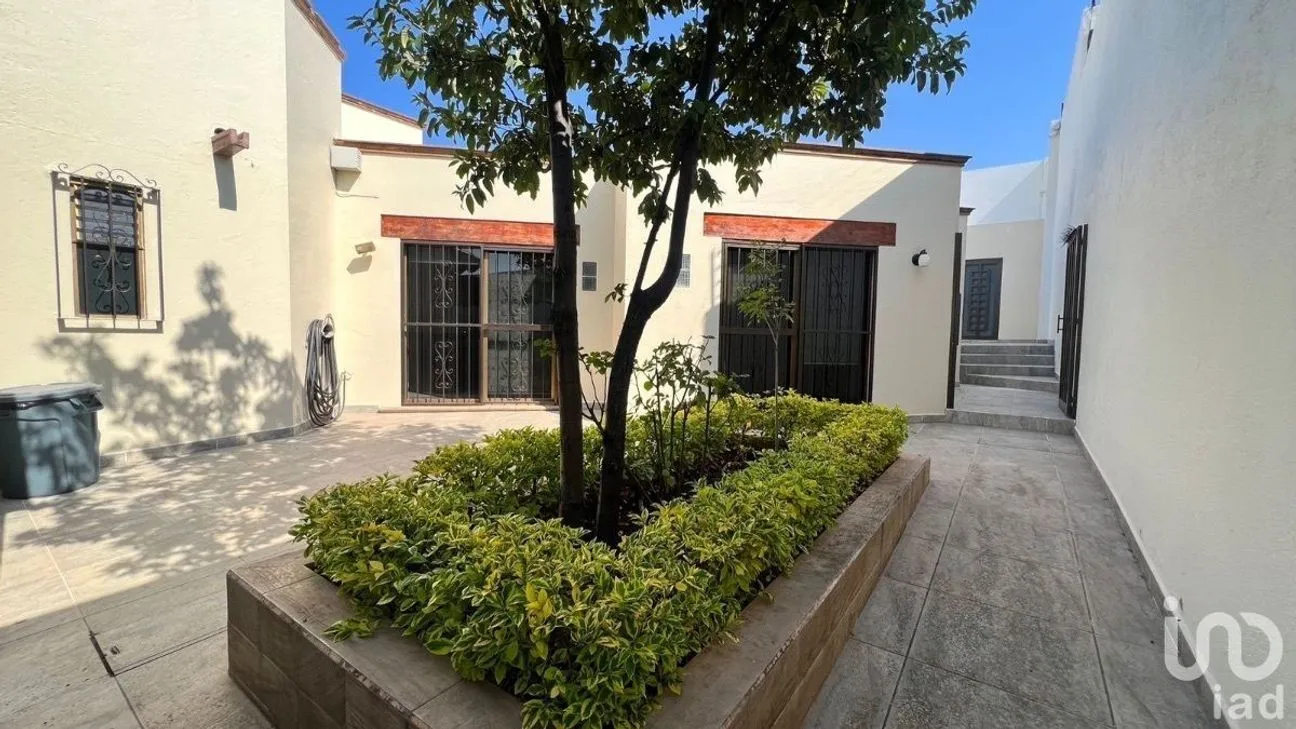 Casa en Venta en Burócrata, Guanajuato, Guanajuato | NEX-228021 | iad México | Foto 1 de 34