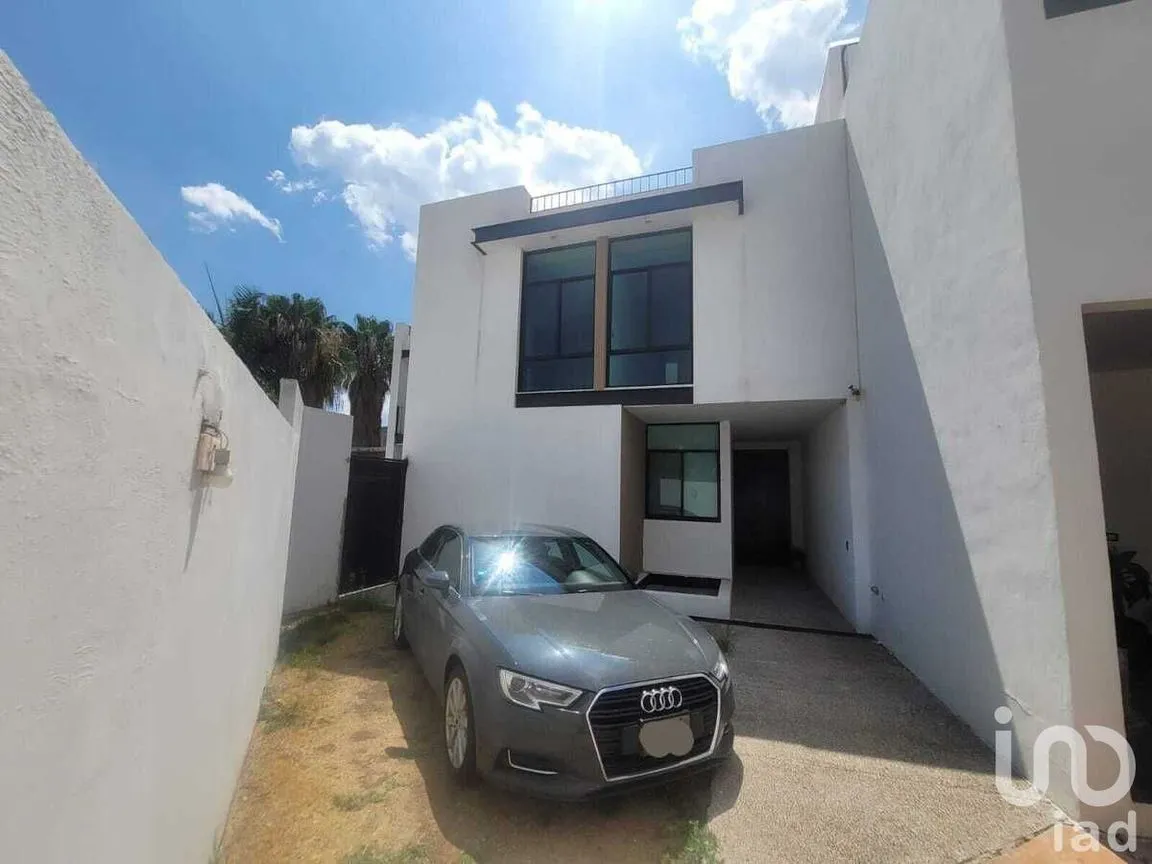 Casa en Venta en Lomas del Pedregal, Irapuato, Guanajuato | NEX-228043 | iad México | Foto 1 de 25