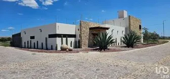 NEX-228180 - Casa en Venta, con 4 recamaras, con 4 baños, con 550 m2 de construcción en Alvarez Del Castillo, CP 47473, Jalisco.