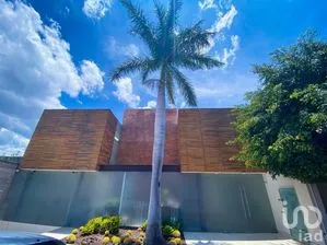 NEX-277237 - Casa en Venta, con 4 recamaras, con 3 baños, con 856 m2 de construcción en Club Campestre, CP 37120, Guanajuato.
