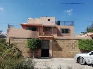 NEX-277259 - Casa en Venta, con 4 recamaras, con 2 baños, con 236 m2 de construcción en Picachos, CP 36089, Guanajuato.