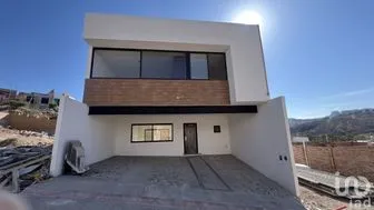 NEX-277298 - Casa en Venta, con 4 recamaras, con 2 baños, con 200 m2 de construcción en Ex Hacienda Santa Teresa, CP 36254, Guanajuato.