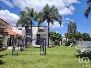 NEX-277324 - Casa en Venta, con 5 recamaras, con 5 baños, con 900 m2 de construcción en Brisas del Campo II, CP 37297, Guanajuato.