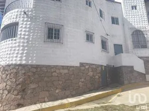 NEX-277329 - Oficina en Renta, con 3 baños en Marfil Centro, CP 36250, Guanajuato.