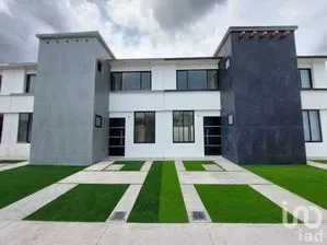 NEX-277333 - Casa en Venta, con 3 recamaras, con 3 baños, con 84.75 m2 de construcción en Los Héroes León, CP 37544, Guanajuato.