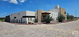 NEX-284308 - Casa en Venta, con 4 recamaras, con 4 baños, con 550 m2 de construcción en Alvarez Del Castillo, CP 47473, Jalisco.