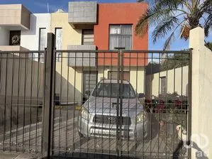NEX-289359 - Casa en Renta, con 3 recamaras, con 1 baño, con 110 m2 de construcción en Valle de las Haciendas, CP 37545, Guanajuato.