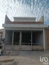 NEX-292338 - Casa en Renta, con 3 recamaras, con 2 baños, con 150 m2 de construcción en Villas de San Nicolás III, CP 37296, Guanajuato.