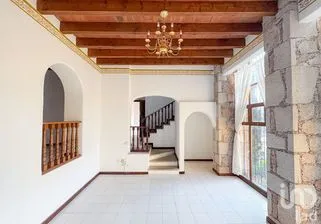 NEX-295339 - Casa en Renta, con 4 recamaras, con 3 baños, con 280 m2 de construcción.