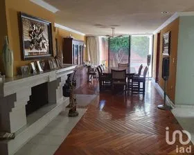 NEX-300543 - Casa en Venta, con 3 recamaras, con 3 baños, con 360 m2 de construcción.