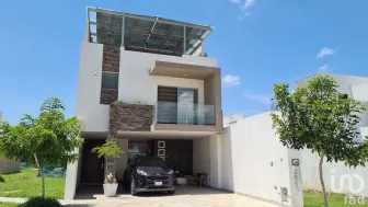 NEX-92723 - Casa en Venta, con 3 recamaras, con 2 baños, con 330 m2 de construcción en El Mayorazgo Residencial, CP 37547, Guanajuato.