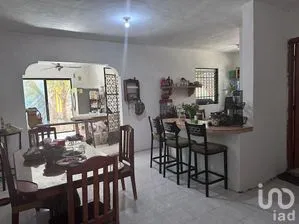 NEX-280899 - Casa en Venta, con 2 recamaras, con 2 baños en Vergel 65, CP 97176, Yucatán.
