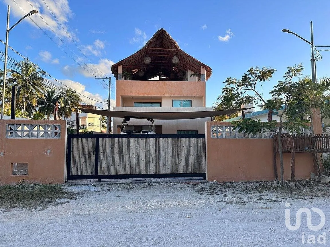 Casa en Venta en Chuburna Puerto, Progreso, Yucatán | NEX-288725 | iad México | Foto 1 de 30