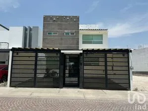 NEX-226686 - Casa en Venta, con 3 recamaras, con 3 baños, con 310 m2 de construcción en Cumbres del Lago, CP 76230, Querétaro.