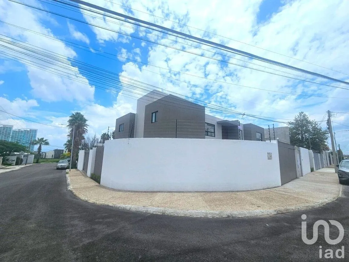 Casa en Venta en San Francisco Juriquilla, Querétaro, Querétaro | NEX-227222 | iad México | Foto 1 de 44
