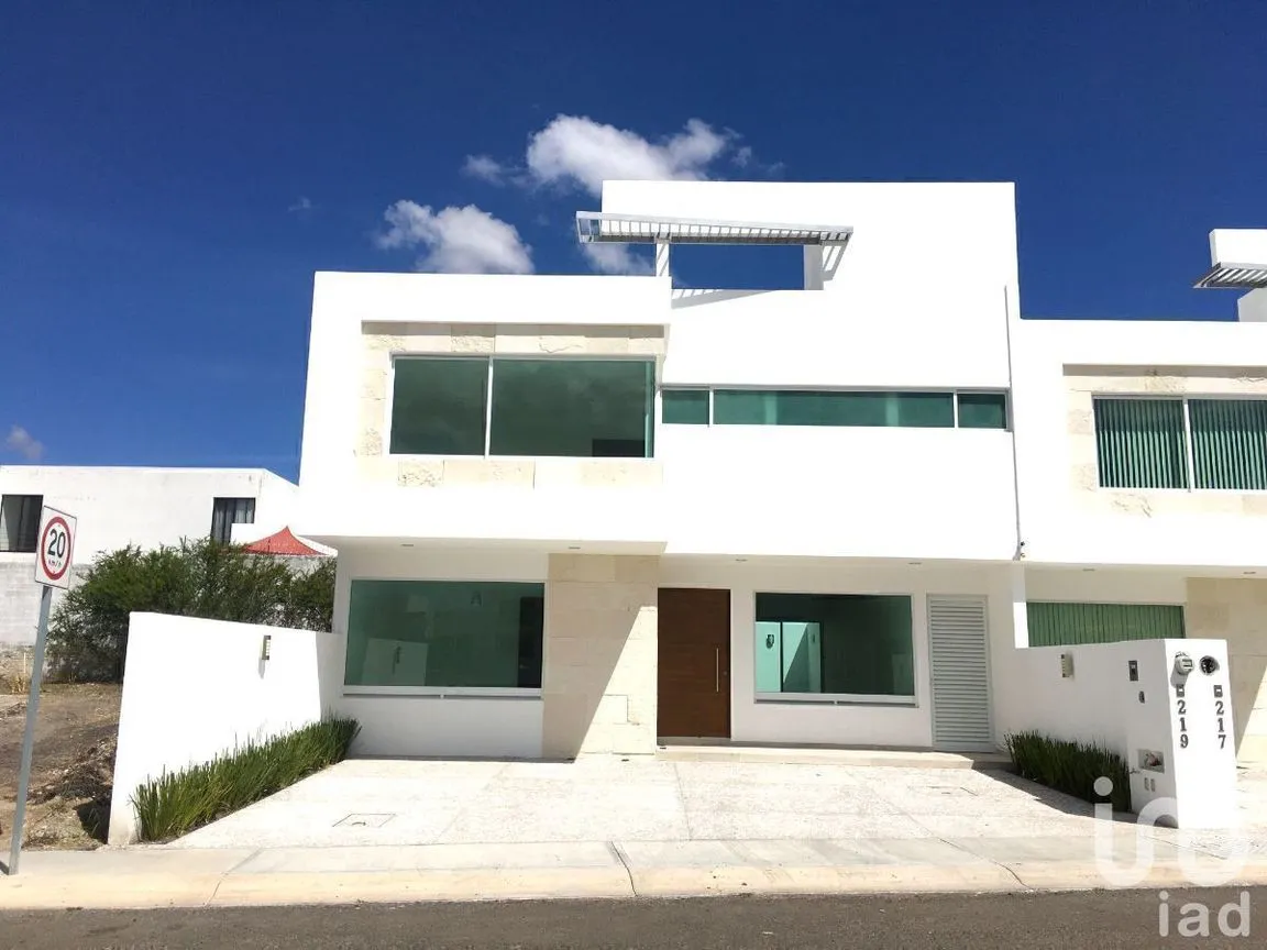 Casa en Venta en Lomas de Juriquilla, Querétaro, Querétaro | NEX-228085 | iad México | Foto 1 de 20