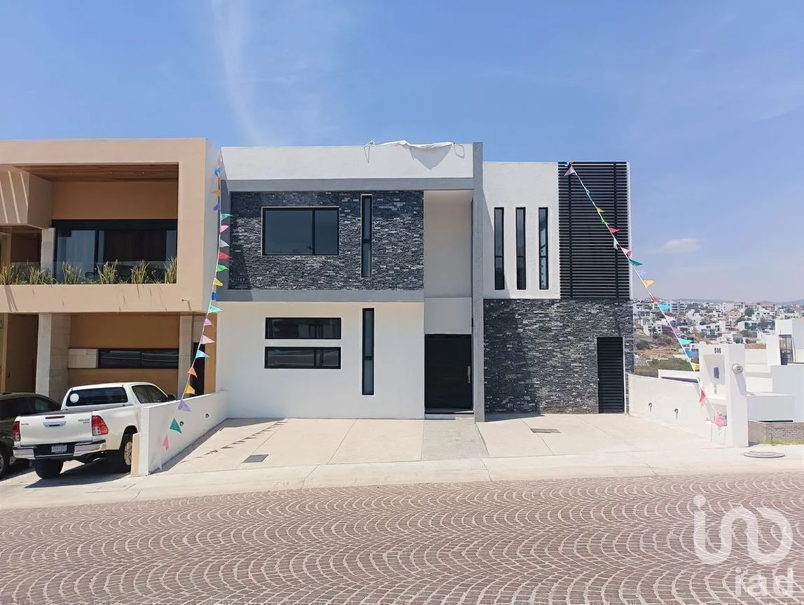 Casa en Venta en Lomas de Juriquilla, Querétaro, Querétaro | NEX-228088 | iad México | Foto 2 de 30