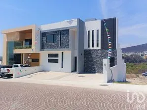 NEX-228088 - Casa en Venta, con 3 recamaras, con 3 baños, con 299 m2 de construcción en Lomas de Juriquilla, CP 76226, Querétaro.