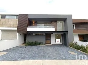NEX-228290 - Casa en Venta, con 3 recamaras, con 3 baños, con 315 m2 de construcción en Lomas de Juriquilla, CP 76226, Querétaro.