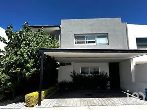 NEX-229336 - Casa en Venta, con 3 recamaras, con 4 baños, con 270 m2 de construcción en Lomas de Juriquilla, CP 76226, Querétaro.