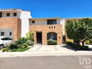 NEX-229341 - Casa en Venta, con 3 recamaras, con 2 baños, con 161 m2 de construcción en Cumbres del Lago, CP 76230, Querétaro.