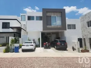 NEX-288806 - Casa en Venta, con 4 recamaras, con 3 baños, con 315 m2 de construcción en Cumbres del Lago, CP 76230, Querétaro.