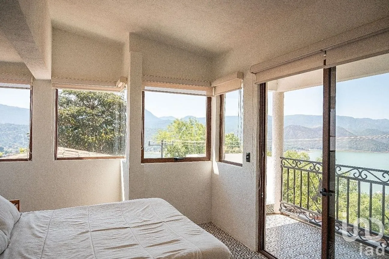 Casa en Renta en Valle de Bravo, Valle de Bravo, Estado de México | NEX-290341 | iad México | Foto 19 de 33