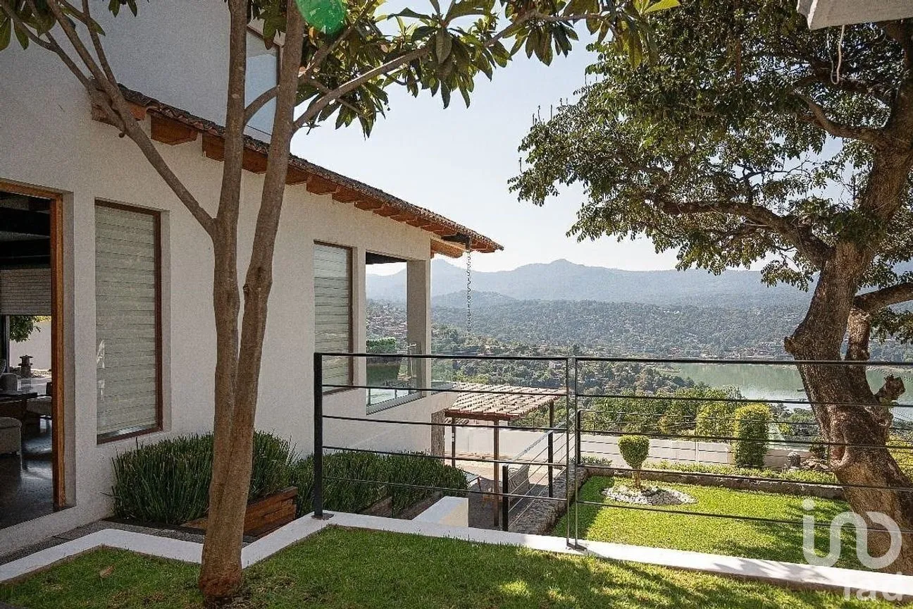 Casa en Renta en Valle de Bravo, Valle de Bravo, Estado de México | NEX-290341 | iad México | Foto 30 de 33