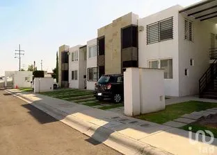 NEX-292283 - Departamento en Venta, con 2 recamaras, con 2 baños, con 88 m2 de construcción en Viñedos, CP 76235, Querétaro.