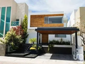 NEX-292945 - Casa en Venta, con 3 recamaras, con 2 baños, con 340 m2 de construcción en Cumbres del Lago, CP 76230, Querétaro.