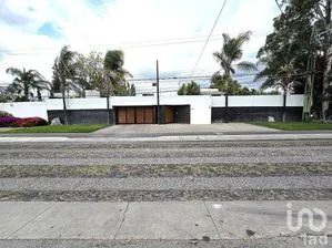 NEX-293828 - Casa en Renta, con 7 recamaras, con 8 baños, con 1238 m2 de construcción en Jurica, CP 76100, Querétaro.