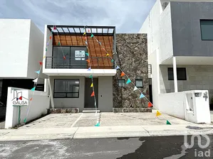 NEX-298468 - Casa en Venta, con 3 recamaras, con 3 baños, con 231 m2 de construcción.