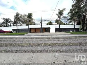 NEX-298478 - Casa en Renta, con 7 recamaras, con 8 baños, con 1238 m2 de construcción en Jurica, CP 76100, Querétaro.